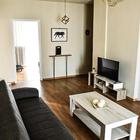 Nikis Apartment Lárisa Eksteriør bilde